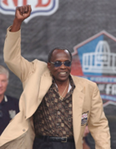 Deacon Jones at the Pro Football Hall of Fame induction ceremony.