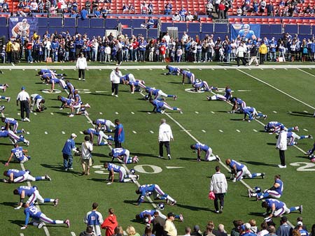 New York Giants stretching before the game.